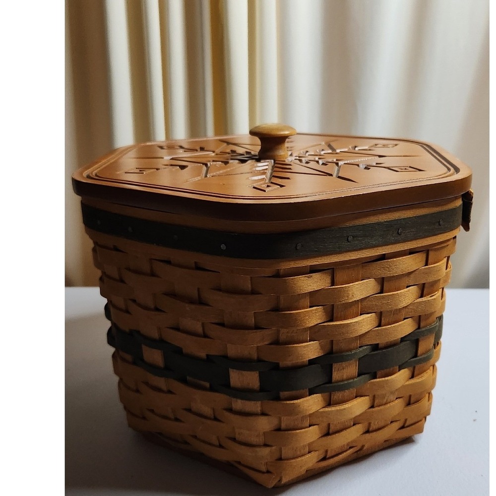 Longaberger 1997 Holiday Hostess Snowflake Basket Christmas Collection Lid Liner